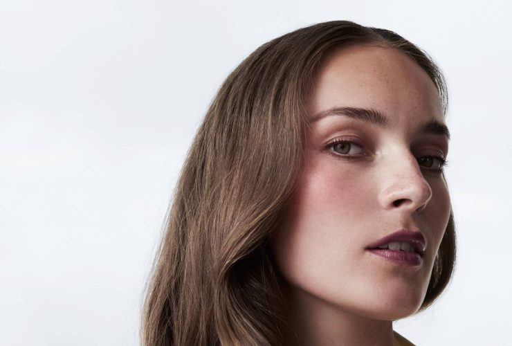 El auge del glossing en salón: así evoluciona la coloración demipermanente hacia fórmulas más tratantes Make Up Image SS26 Look 02 02 4 5 sRGB 1125 1 24 Make Up Image SS26 Look 02 02 4 5 sRGB 1125 1