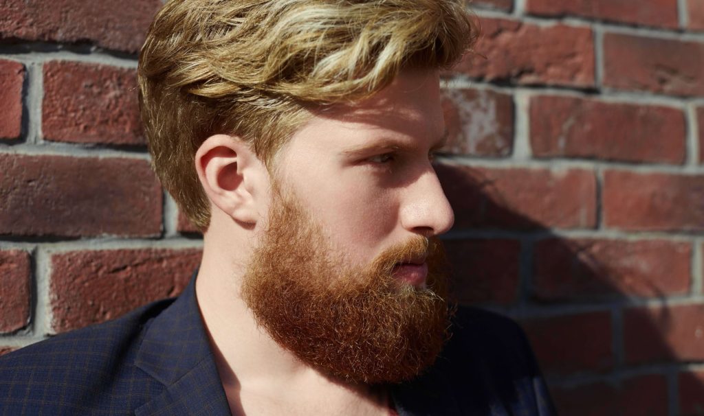 Los cortes de pelo para hombre que más se van a llevar esta primavera (y cómo elegirlo) Barba hipster larga y poblada 1 5 Barba hipster larga y poblada 1