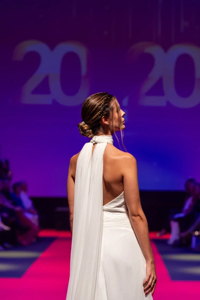 Pasarela 20.20: crónica de la peluquería nupcial en Baluarte Pasarela2020202040Jose20GarciCC81a20Peluqueros2028129 web 3 peinado de novia de la colección Pasarela 20.20 de Jose Garcia Peluqueros